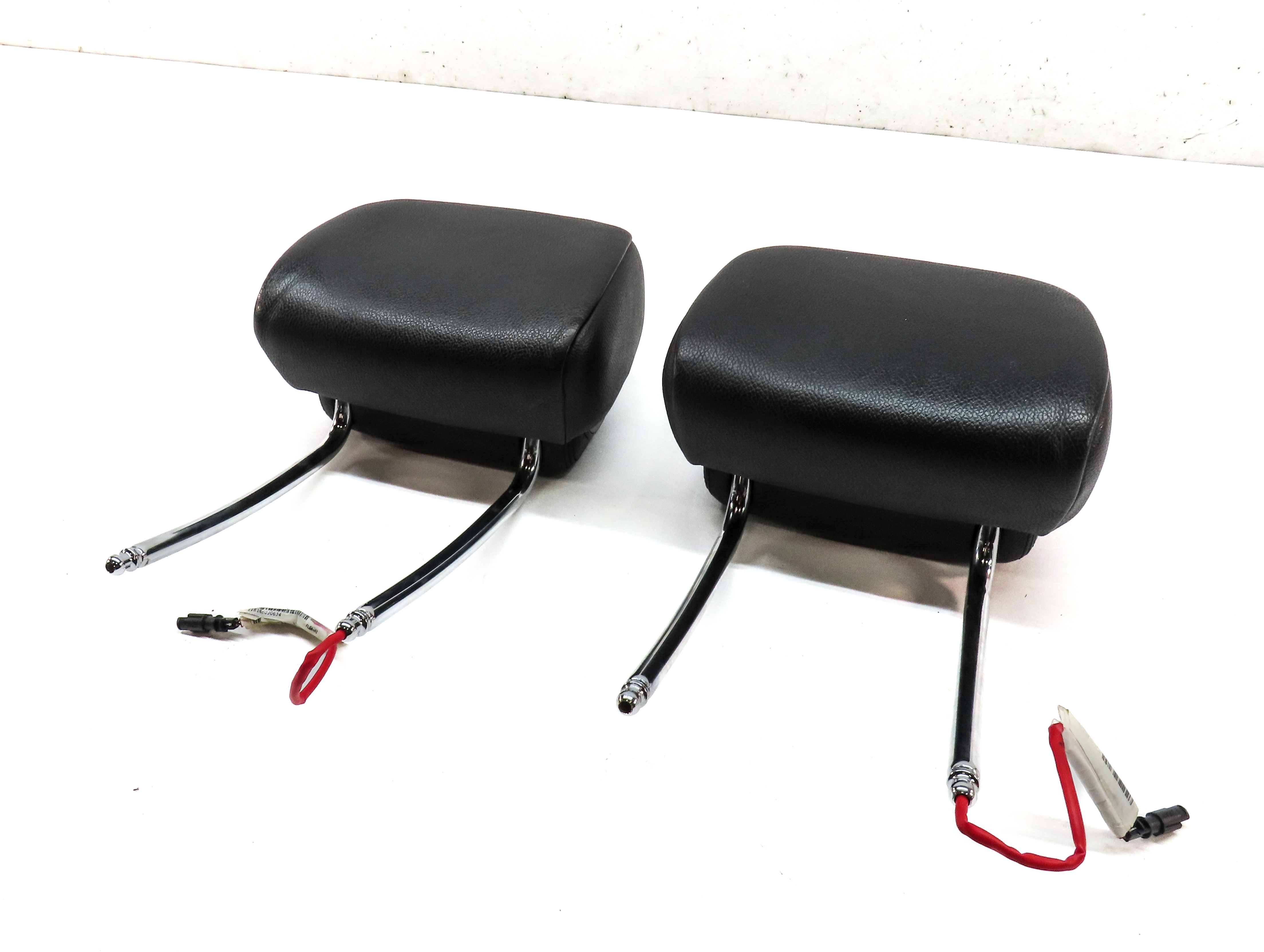 11-13 BMW X5 X6 E70 E71 FRONT LEFT DRIVER RIGHT PASSENGER SEAT HEADREST (BLACK) — exact item pictured